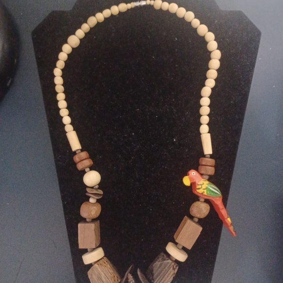 Vintage Handcrafted Wooden Beaded Necklace with Parrot Charm - Picture 8 of 9